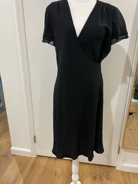 Donna Morgan Classic Black V-Neck Women's Dress